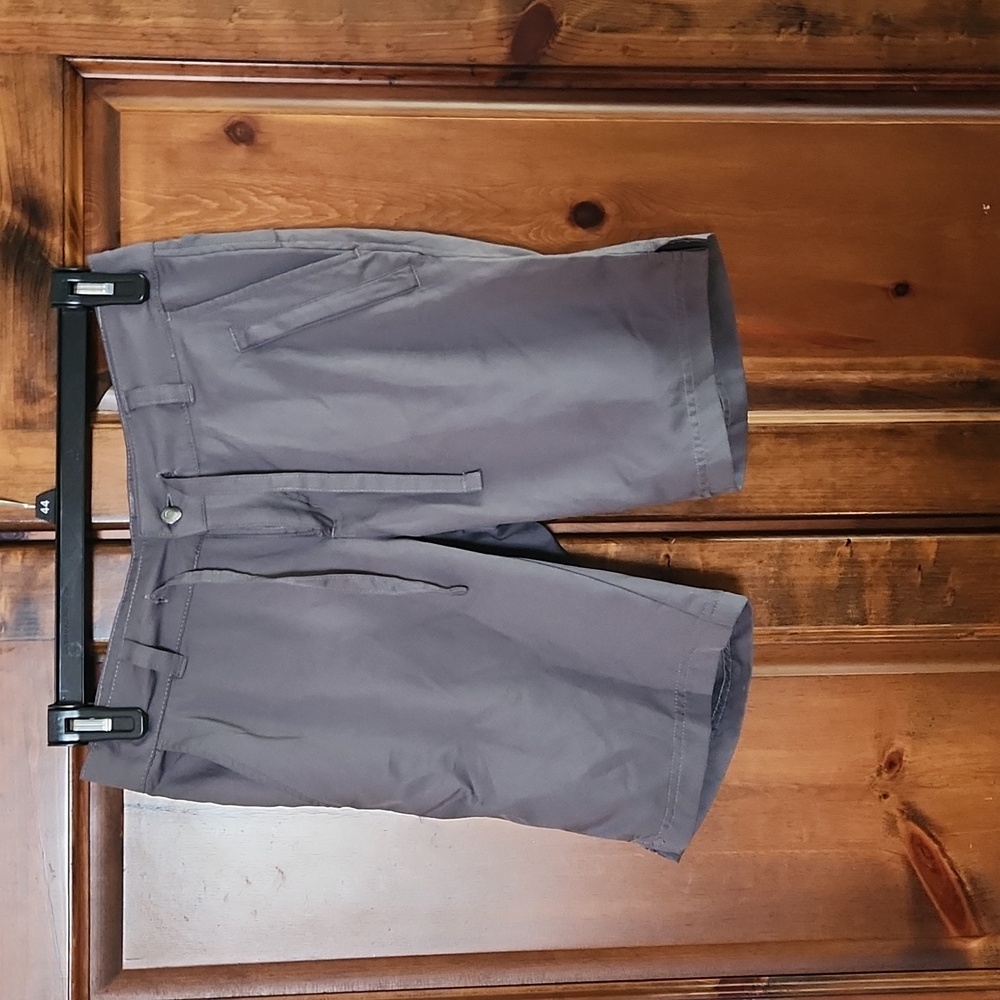 Magellan Outdoors Gray Women's Shorts